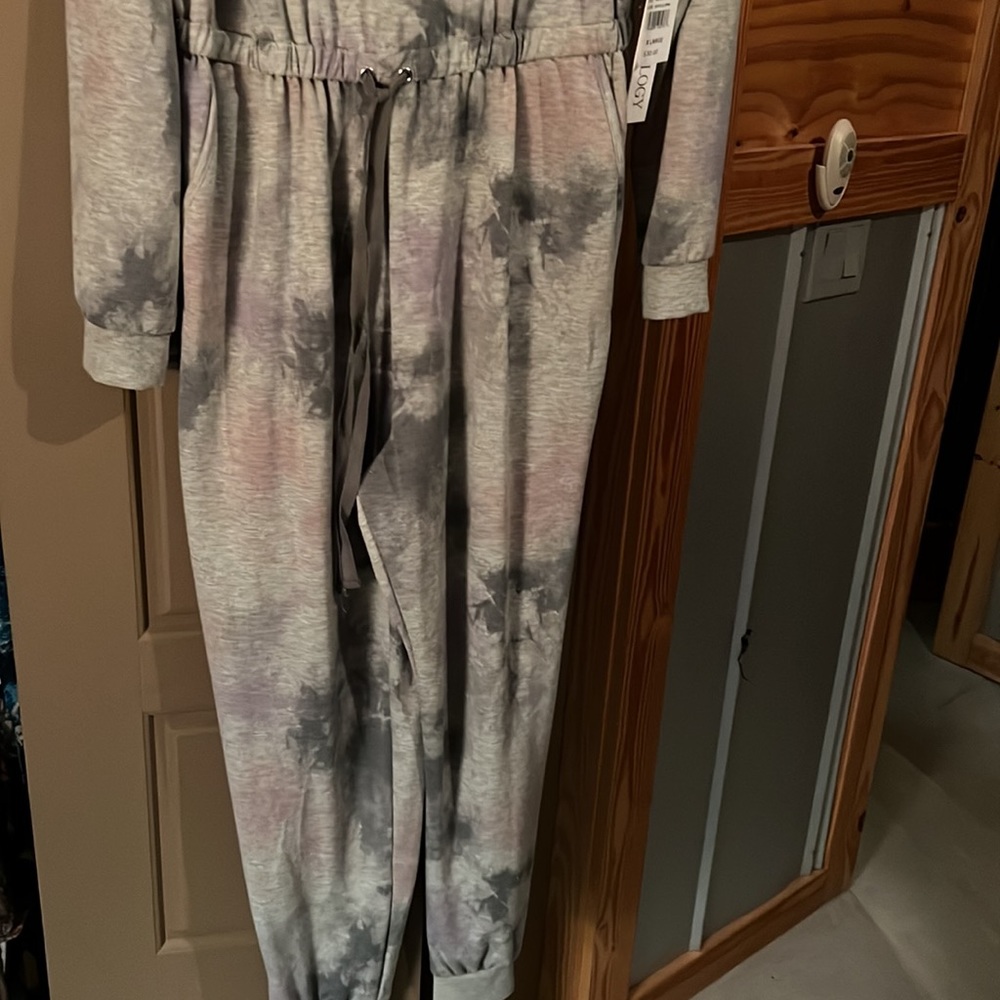 Romper - Picture 2 of 4